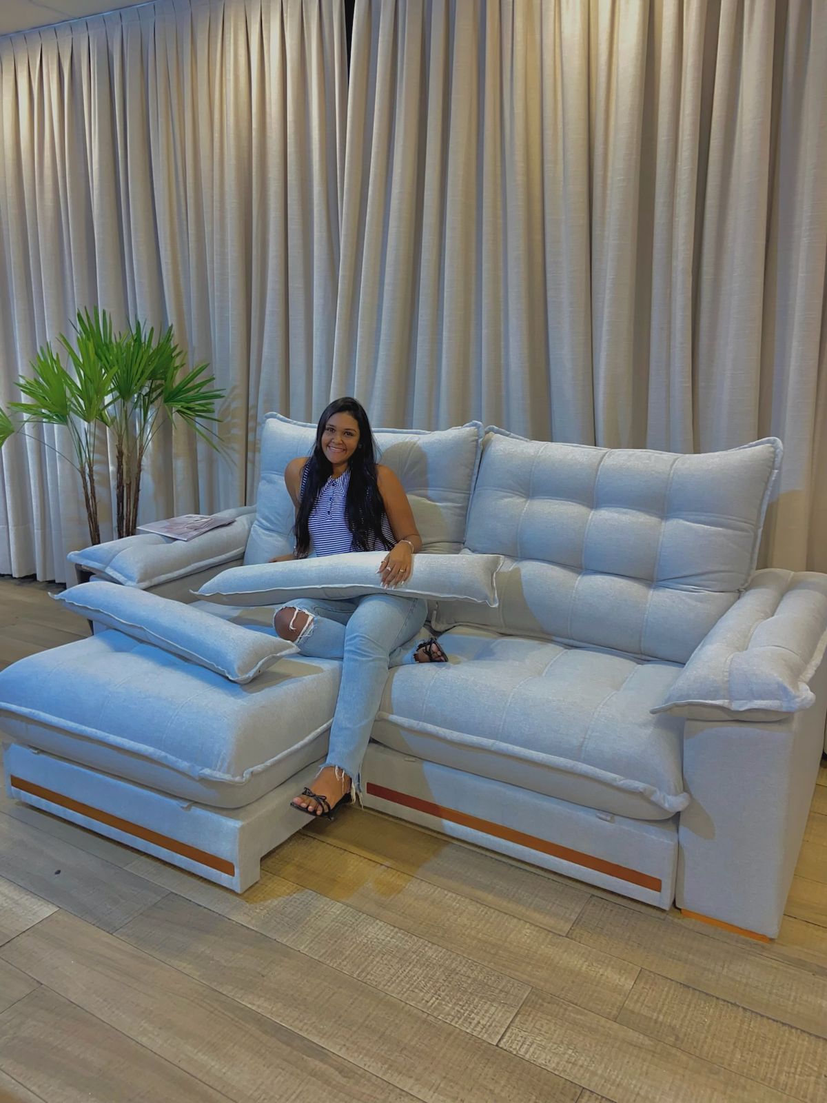 Sofá Retrátil Reclinável Barcelona 2.30m Veludo D33 e Molas Ensacadas