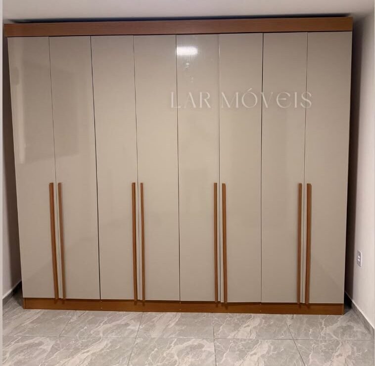 Guarda-roupa Daymond 8 Portas Cinamomo 100% MDF Larg. 2.75m - D Doro