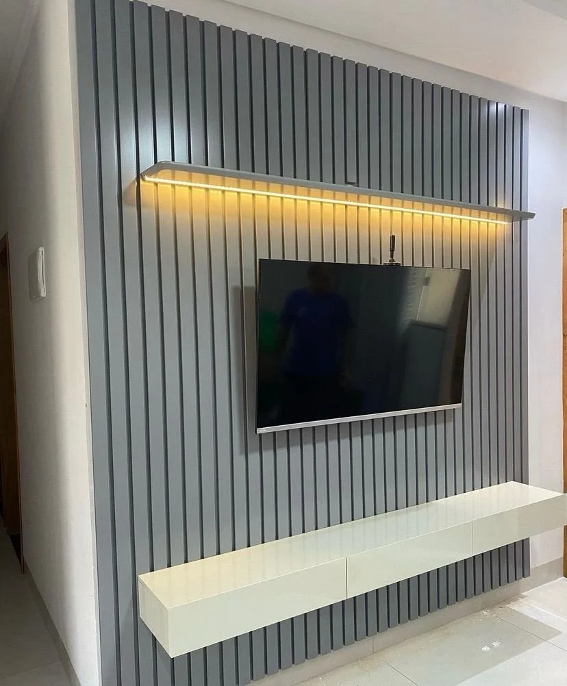 PAINEL RIPADO 230 COM LED, CÔR CINZA